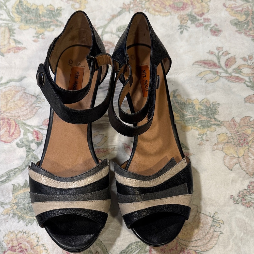 Miz Mooz peep toe sandal